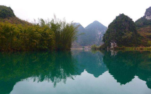 廣西中越邊境自駕游：巴馬長(zhǎng)壽村-德天大瀑布-通靈大峽谷-北海銀灘7日游